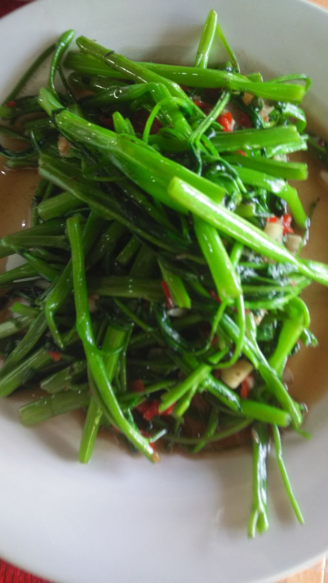 Garlic Stir-Fried Water Spinach – Chef Tan