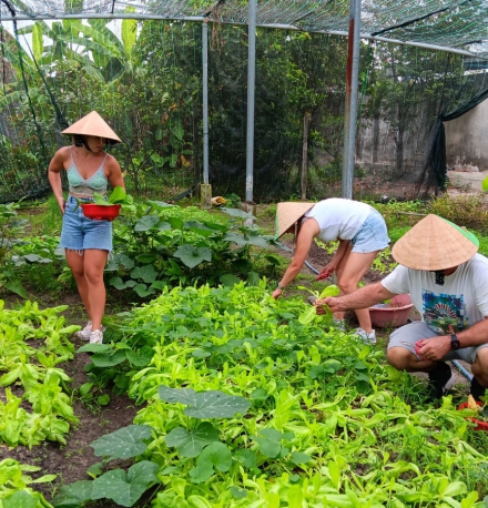  farming cooking class with cu chi tunnels program with lovely Family from Australia 
