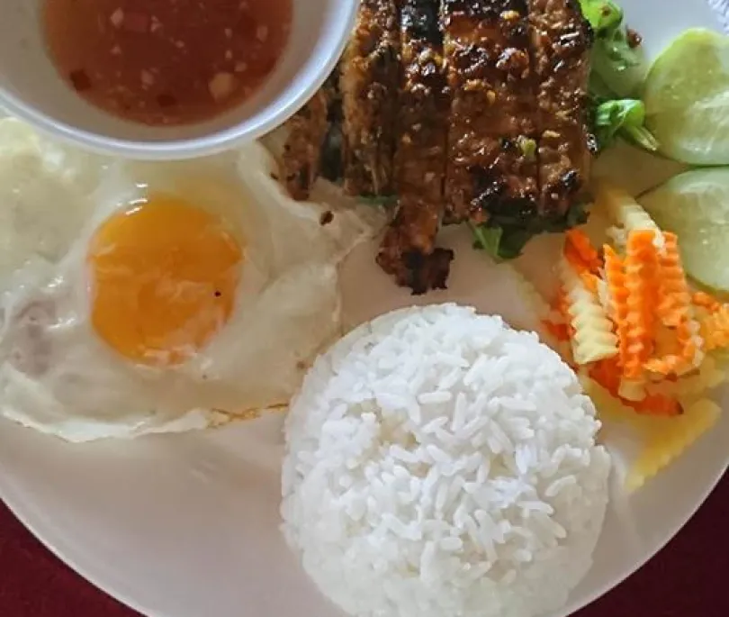 BBQ Pork Chop with Broken Rice and Egg ,