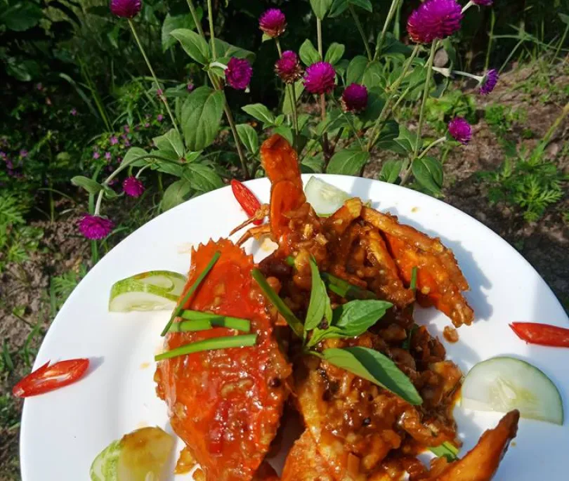 Crispy Crab with sate sauce