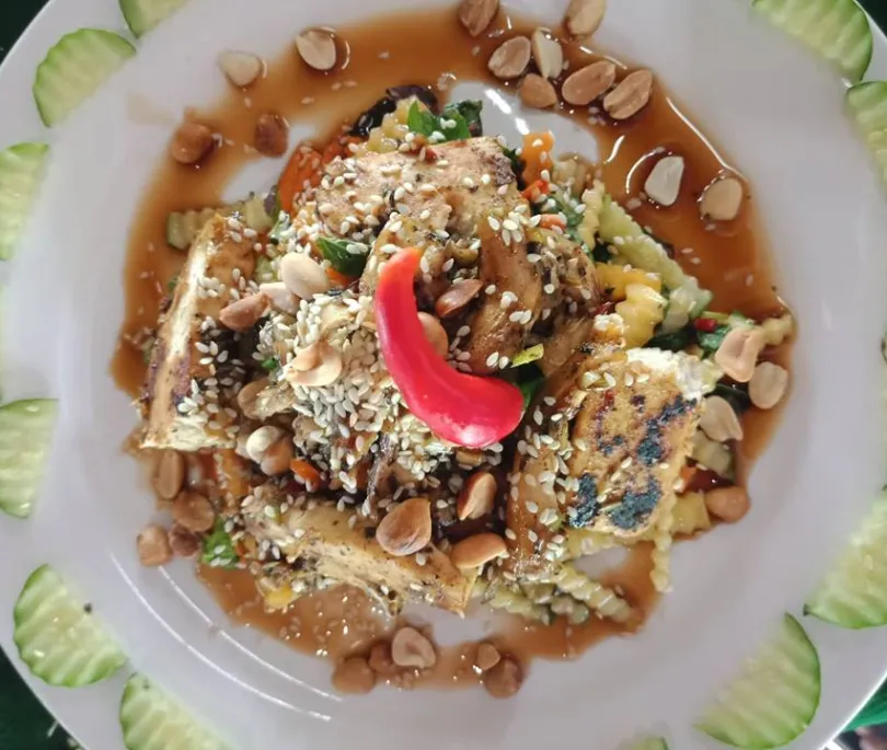 Papaya Salad with BBQ Tofu and Mushroom