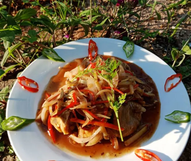 Steam Chicken Thigh with Special Sauce