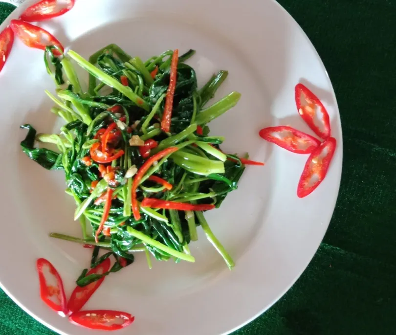 Stir Fry Water Spinach with Garlic Sauce