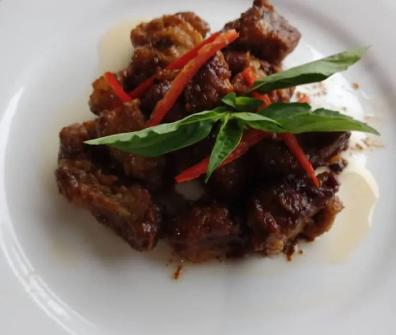 Crispy Pork Spare Rib with Herbal Sauce