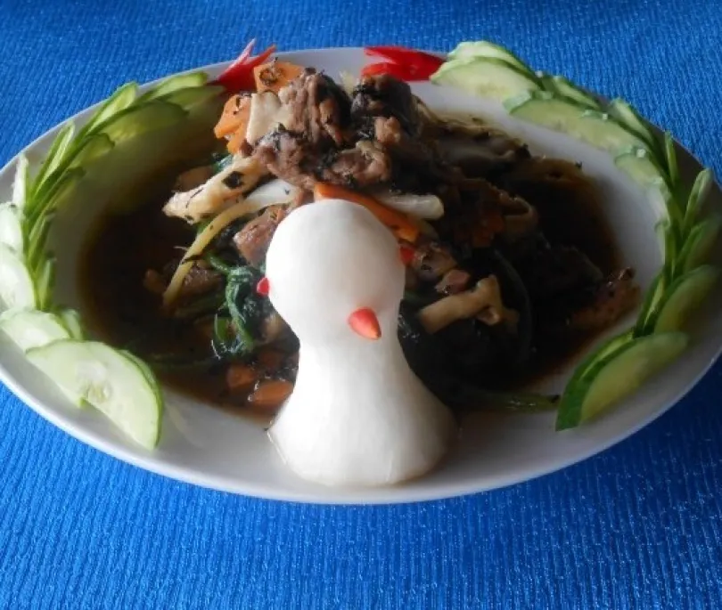 Stir fry Duck with Herbs and Spicy sauce