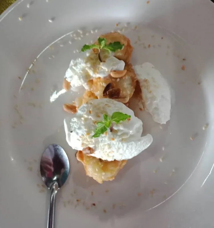 Banana fritter with coconut cream