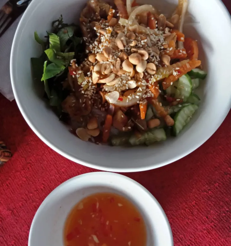 Stir fry Chicken with Chilli ,Lemongrass on Fresh Rice Noodle