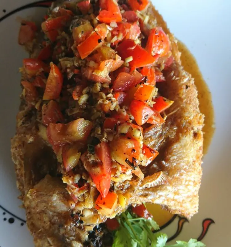 Crispy Fish with Tomato Sauce