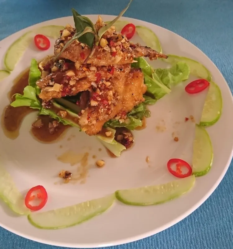 Crispy Chicken Wings with Fish Sauce