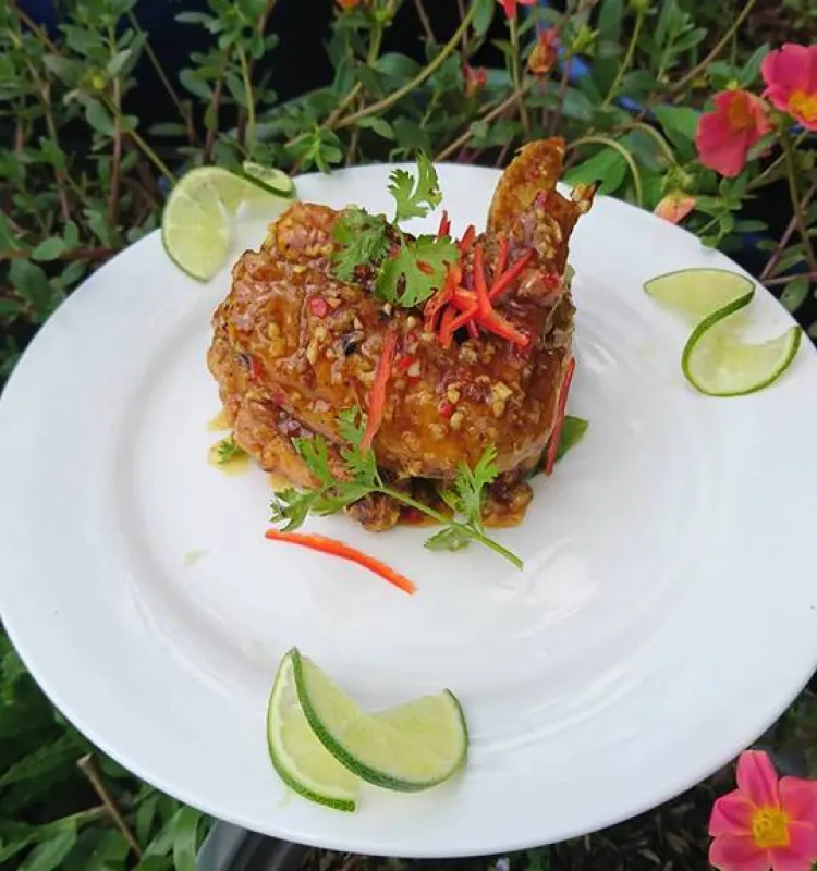 Crispy Chicken Wings with Lemon Sauce