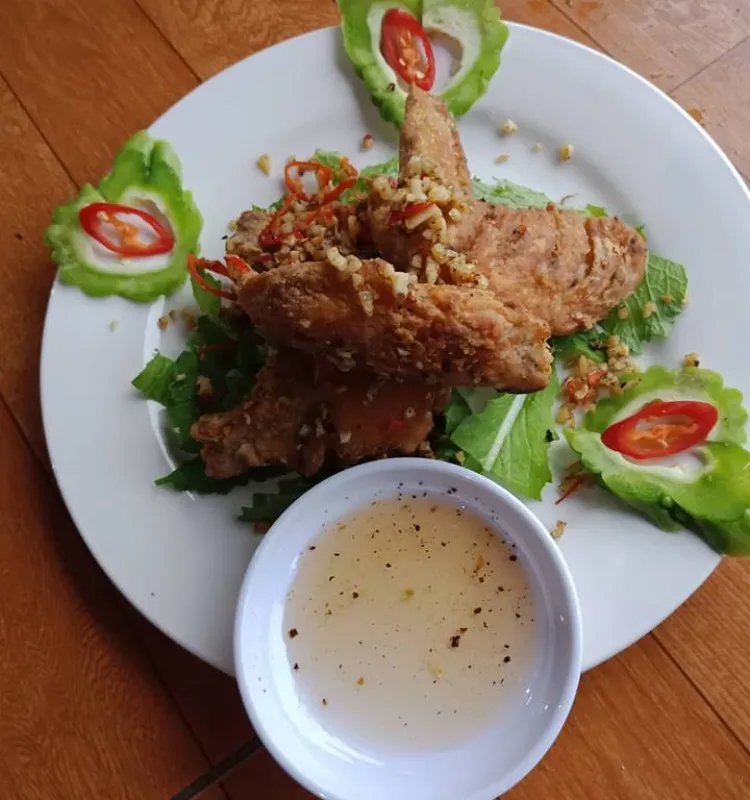 Crispy Chicken With Salt and Pepper Sauce