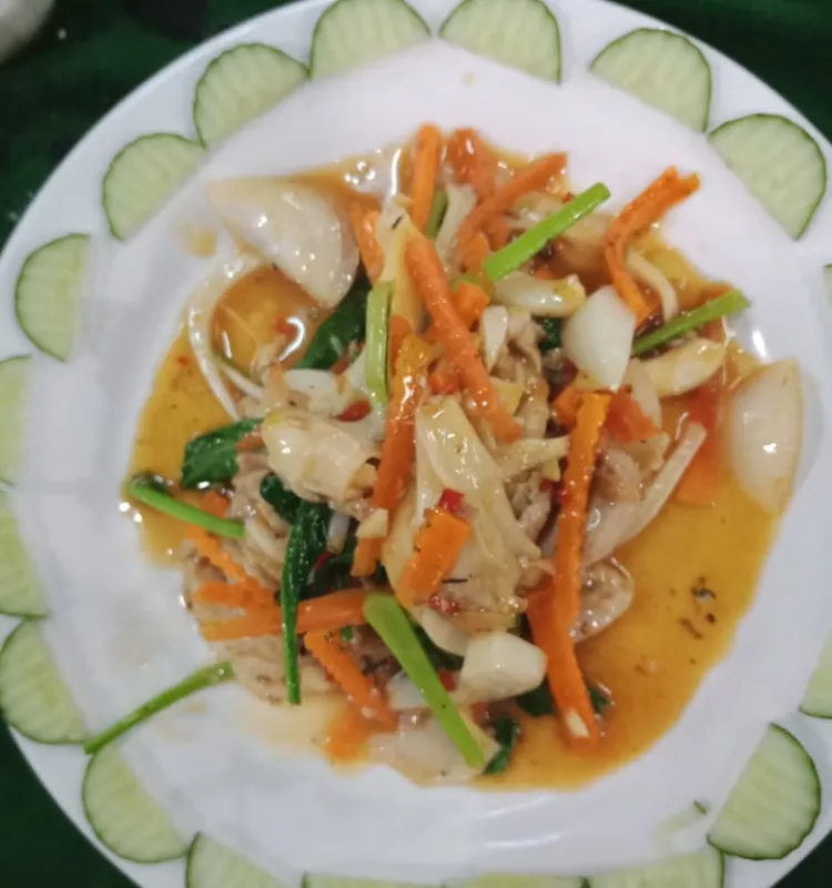Stir fry Chicken with Ginger , Lemongrass Sauce