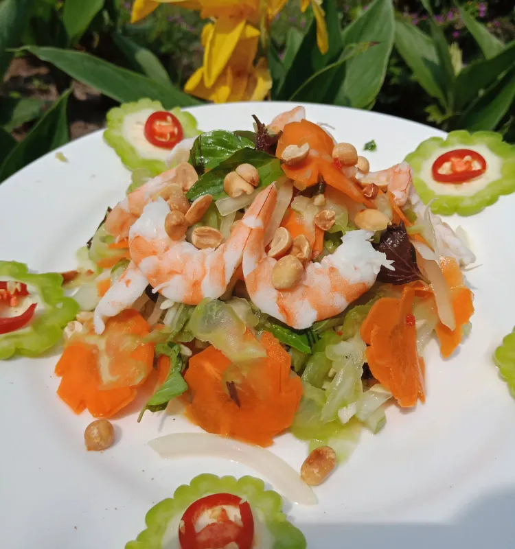 bitter Melon salad with Prawn