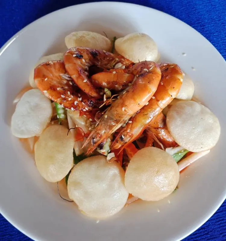Lotus Salad with Prawn Cracker