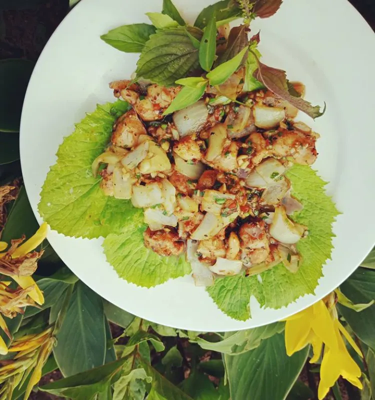 Shaking chicken with Rice wine