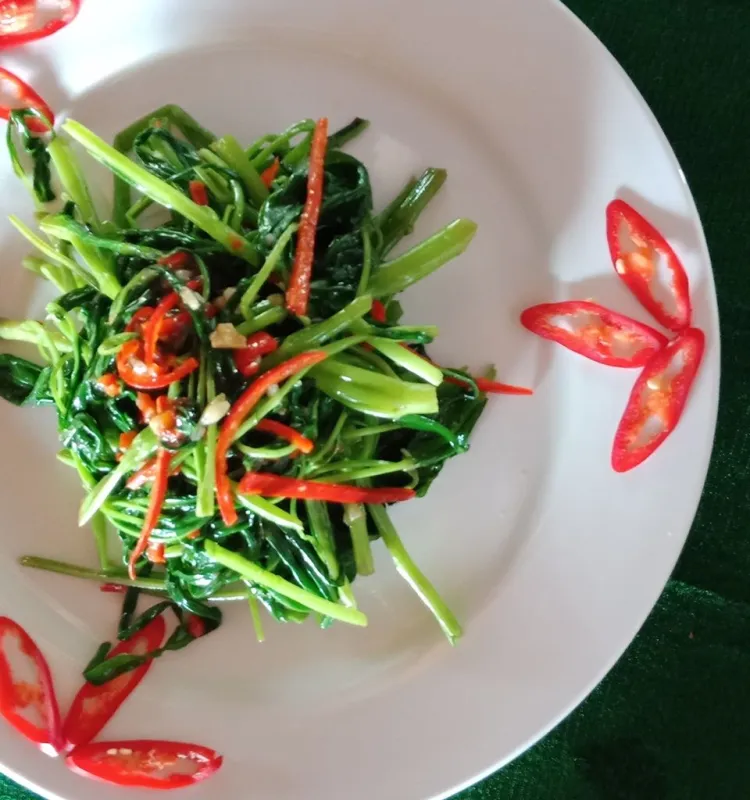 Stir Fry Water Spinach with Garlic Sauce
