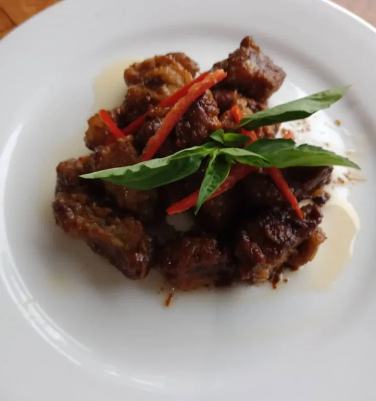 Crispy Pork Spare Rib with Herbal Sauce