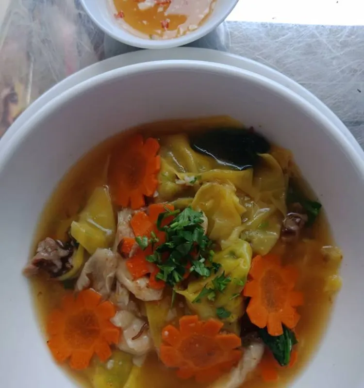 Vietnamese Vegan Wonton Soup